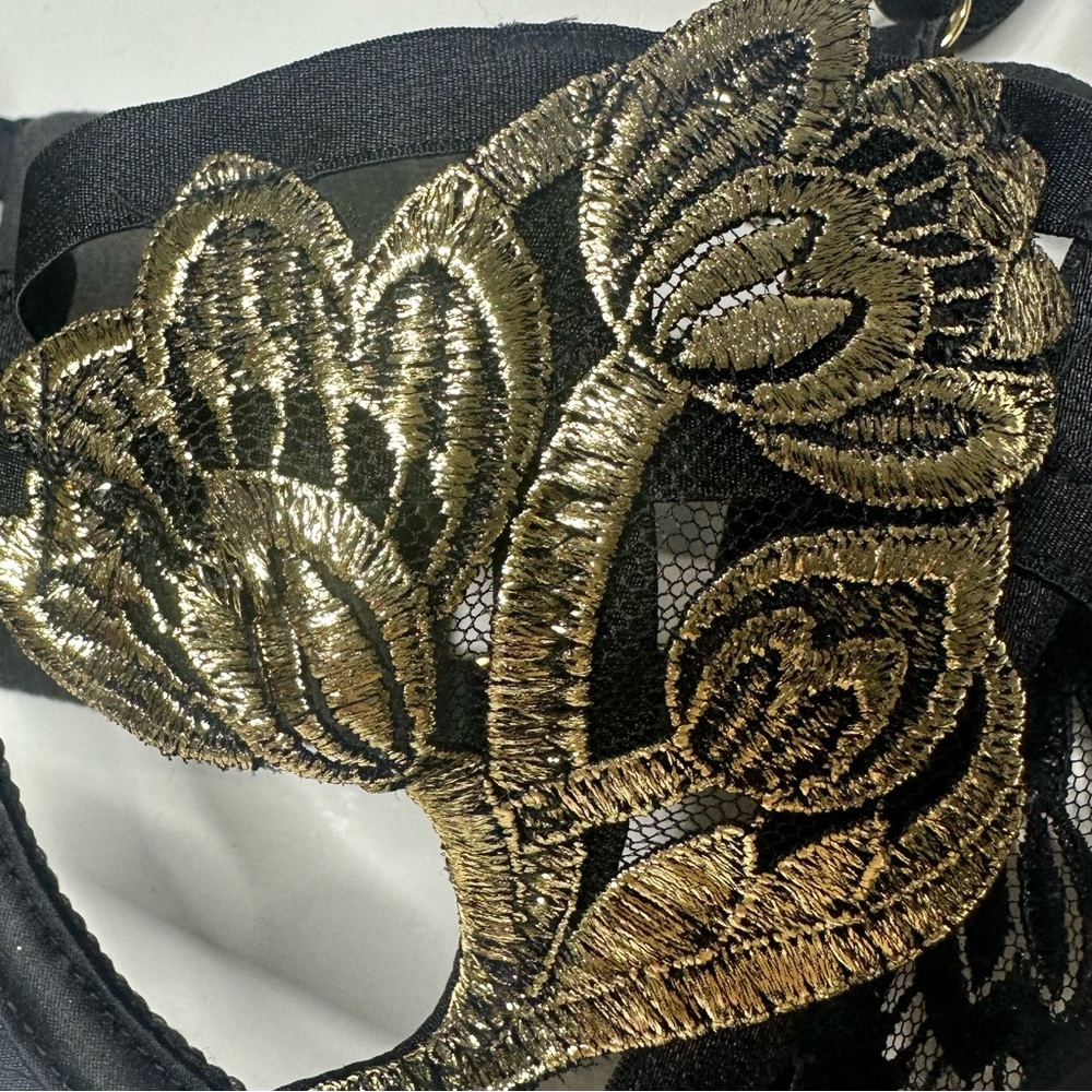 VS Very Sexy Band of Lover Black Strappy Floral Embroidered Bra - Picture 9 of 14